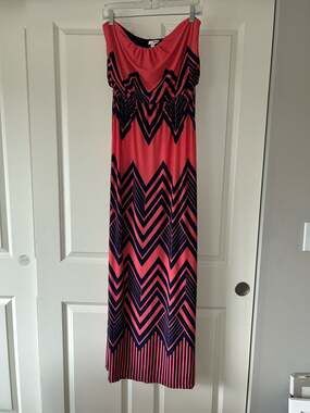 Bongo Strapless Chevron Geometric Print Maxi Dress Coral Navy Blue Large